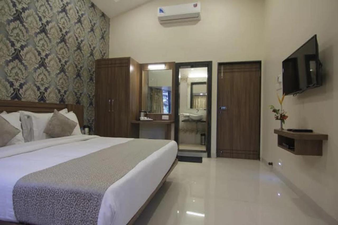 Sunshine Resort Lonavala Kültér fotó